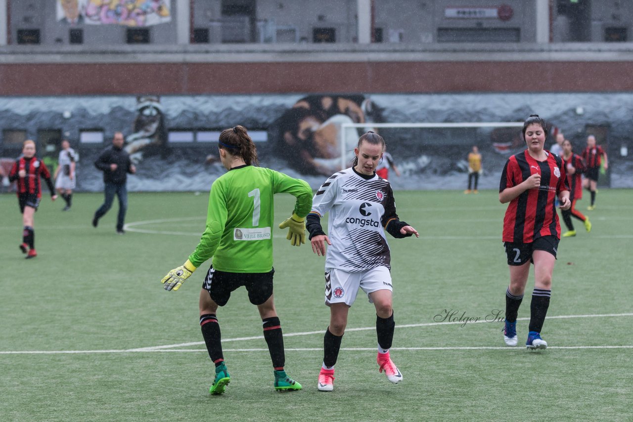 Bild 152 - B-Juniorinnen FC St.Pauli . Braedstrup IF : Ergebnis: 4:1